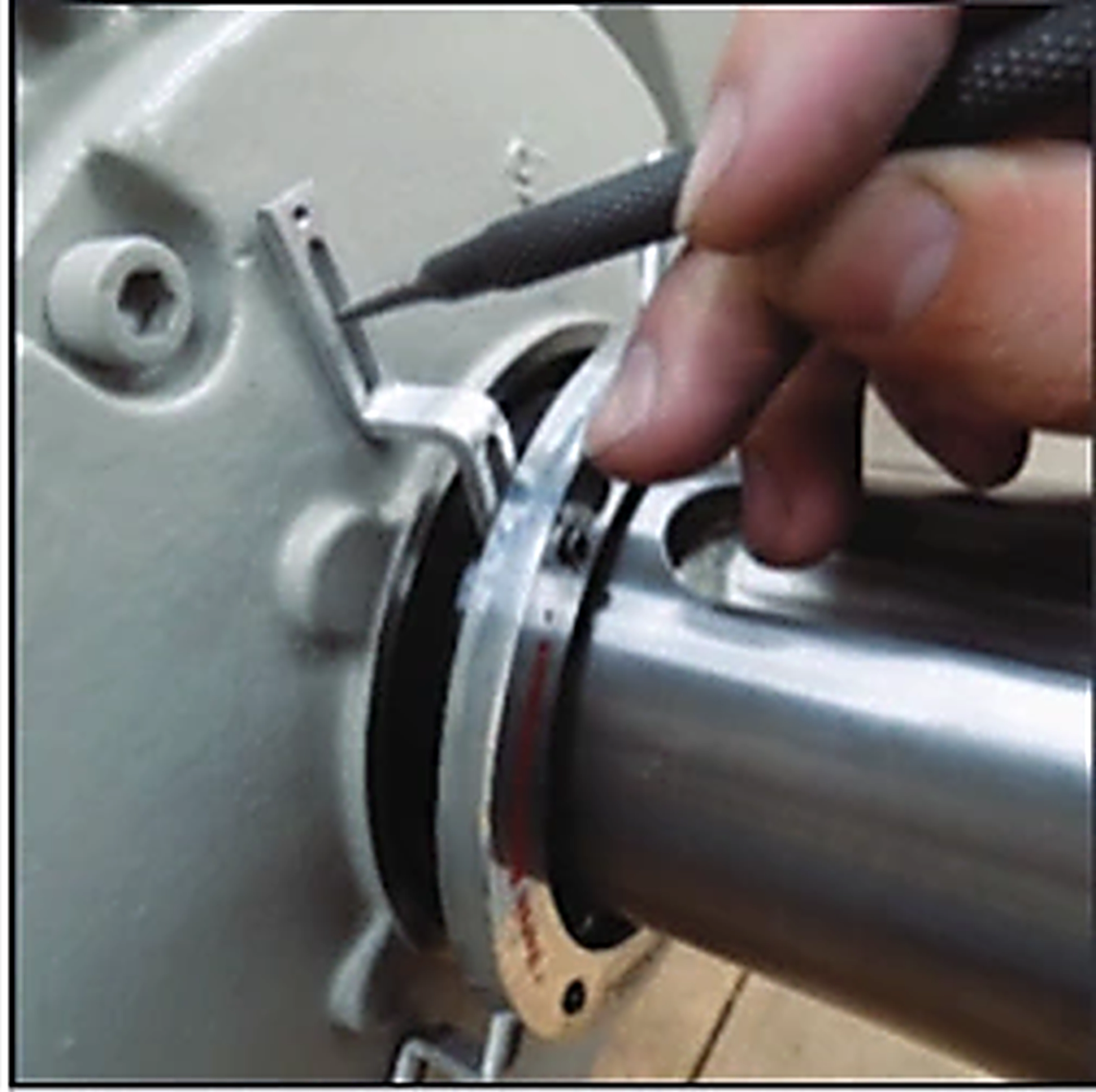 Marking the Earthring mounting hole position